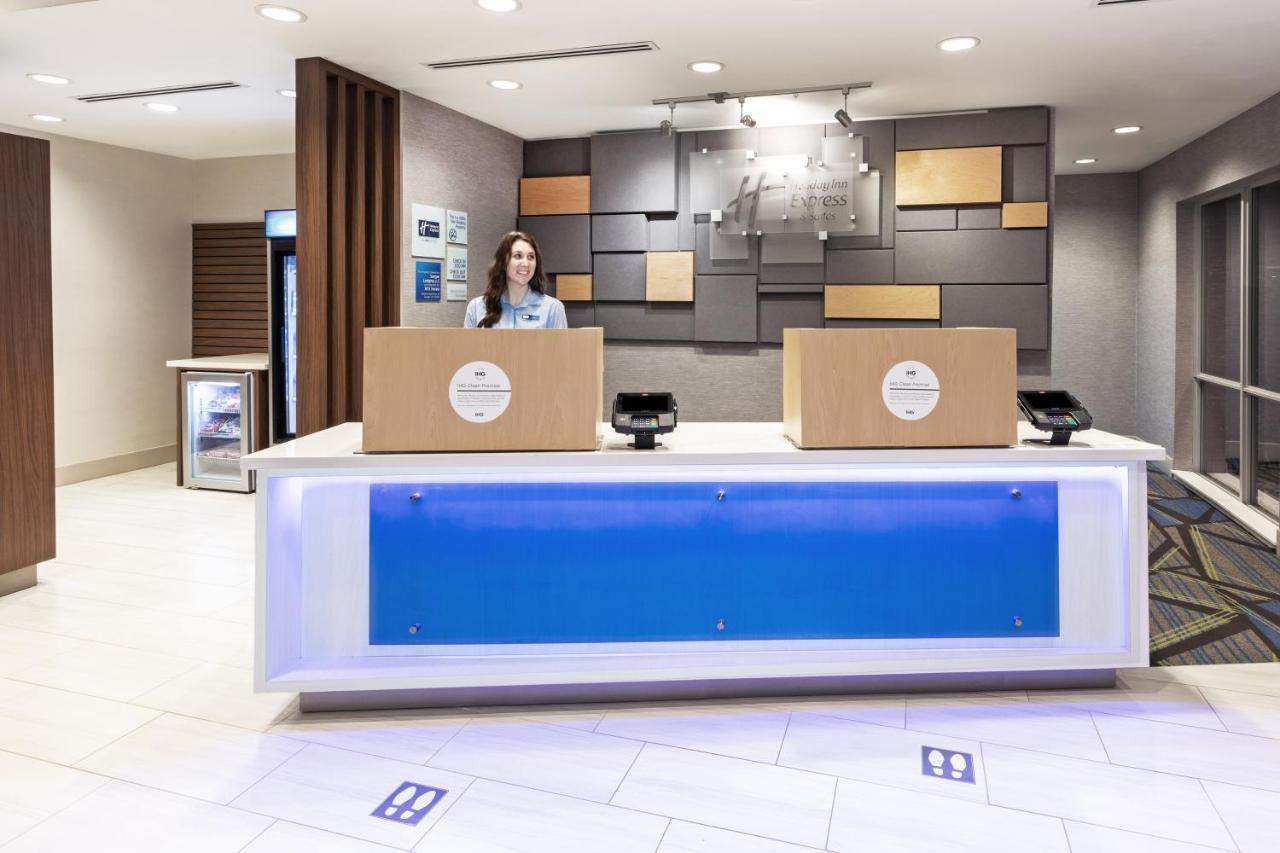 Holiday Inn Express & Suites - Denton - Sanger, An Ihg Hotel Екстер'єр фото