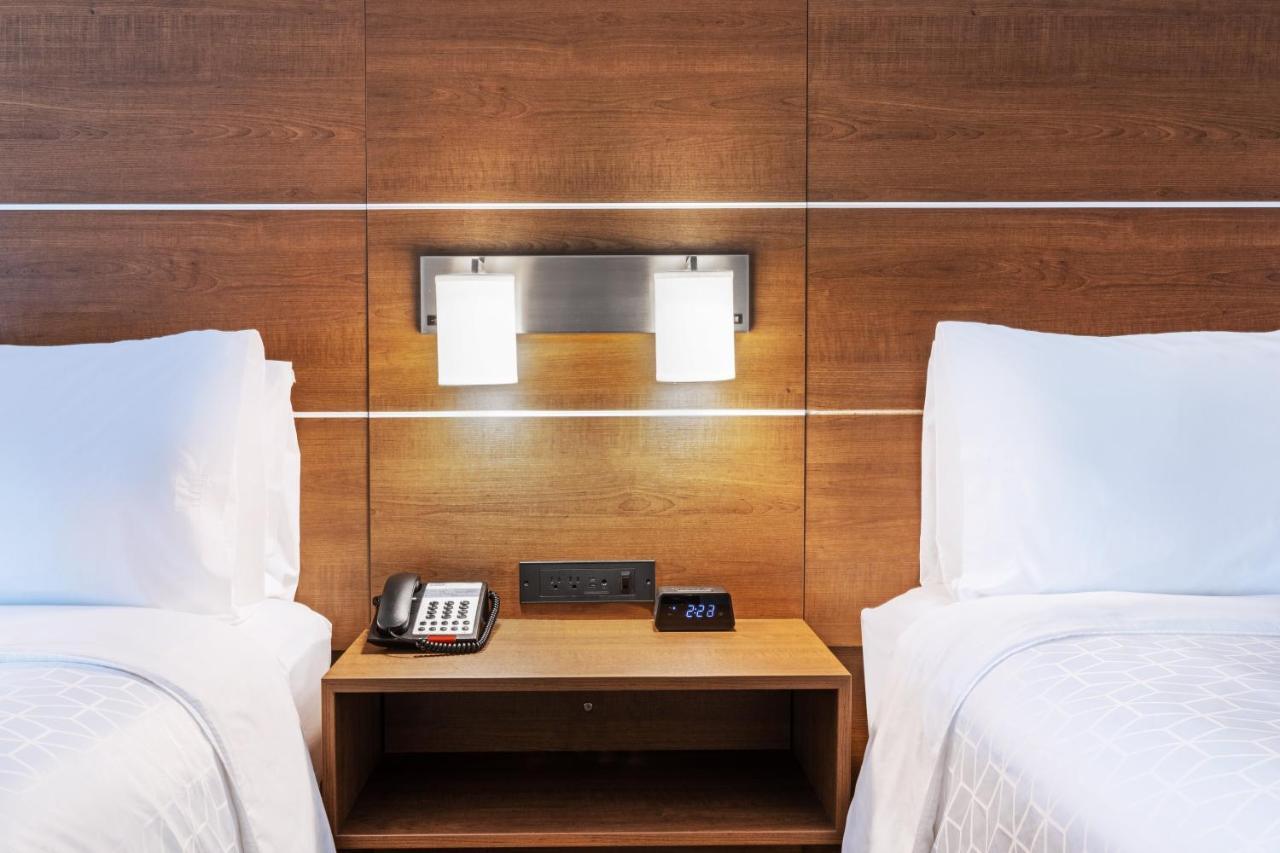 Holiday Inn Express & Suites - Denton - Sanger, An Ihg Hotel Екстер'єр фото
